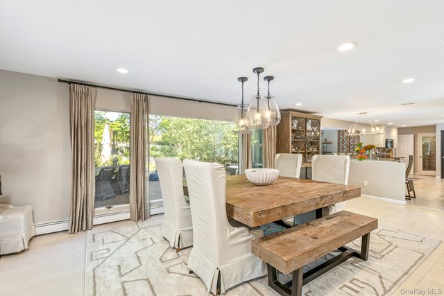 22 Stonehurst Lane, Dix Hills, NY 11746