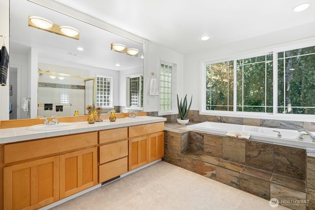 11612 NE 107th Lane, Kirkland, WA 98033