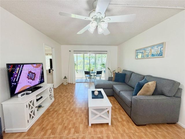 1203 Bahama Bnd G1, Coconut Creek, FL 33066