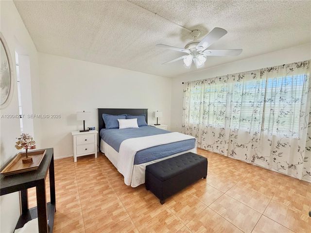 1203 Bahama Bnd G1, Coconut Creek, FL 33066