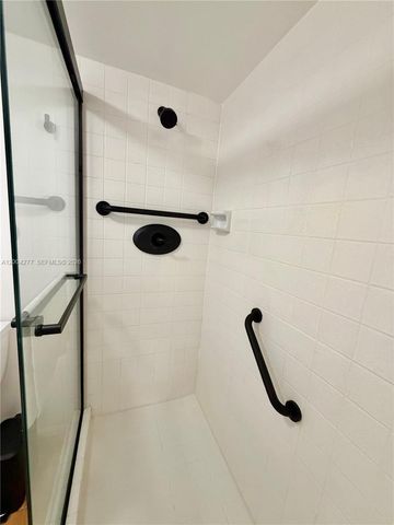 1203 Bahama Bnd G1, Coconut Creek, FL 33066