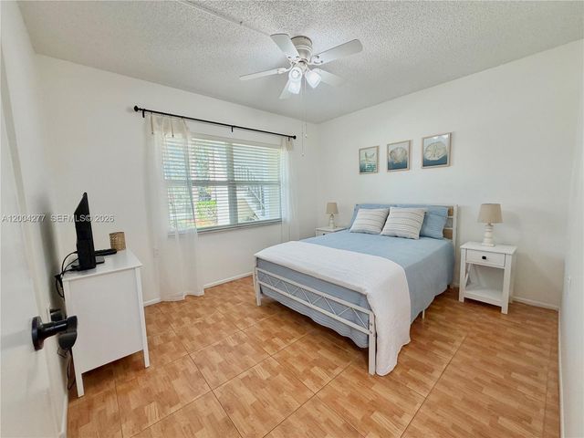 1203 Bahama Bnd G1, Coconut Creek, FL 33066