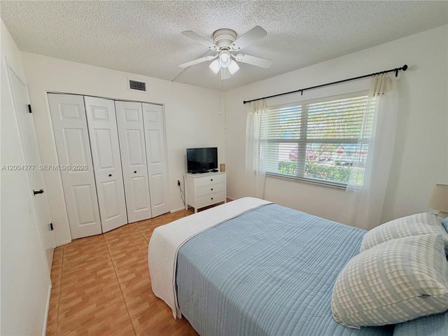 1203 Bahama Bnd G1, Coconut Creek, FL 33066