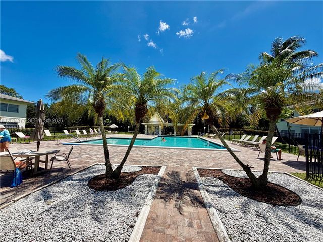 1203 Bahama Bnd G1, Coconut Creek, FL 33066