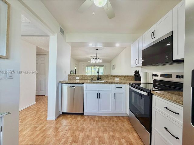 1203 Bahama Bnd G1, Coconut Creek, FL 33066