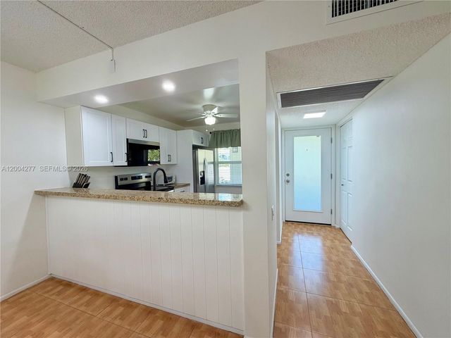 1203 Bahama Bnd G1, Coconut Creek, FL 33066