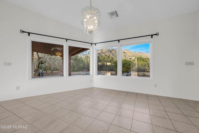 6310 N Cadena De Montanas, Tucson, AZ 85718