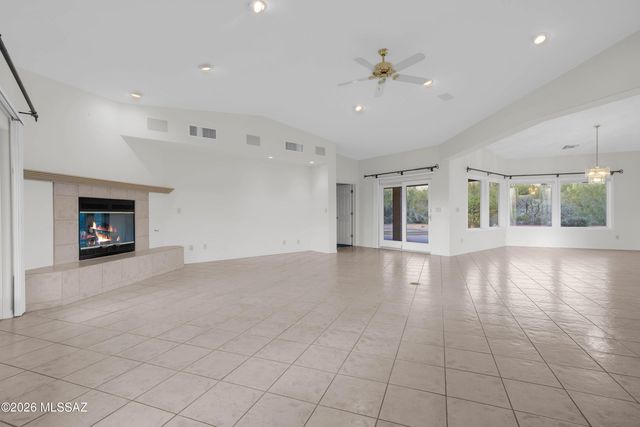 6310 N Cadena De Montanas, Tucson, AZ 85718