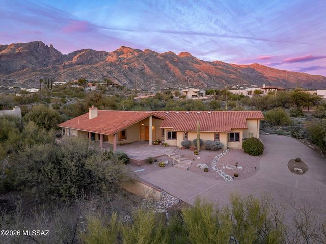 6310 N Cadena De Montanas, Tucson, AZ 85718