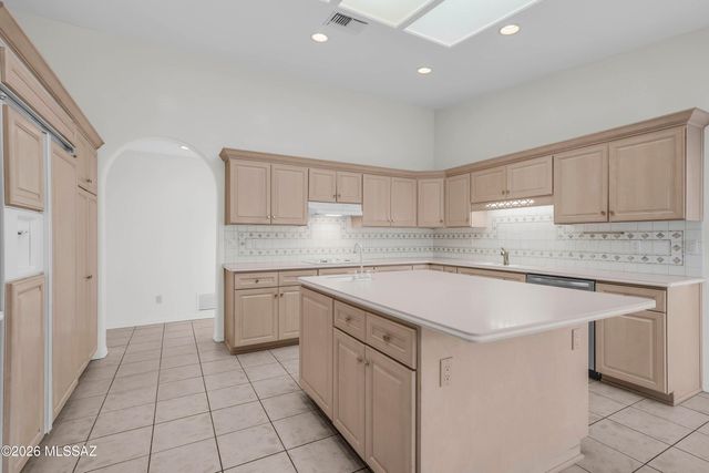 6310 N Cadena De Montanas, Tucson, AZ 85718