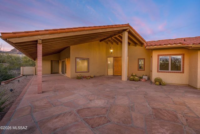 6310 N Cadena De Montanas, Tucson, AZ 85718