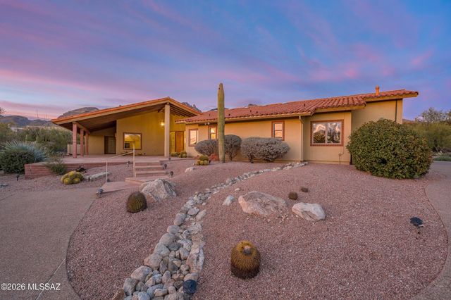 6310 N Cadena De Montanas, Tucson, AZ 85718