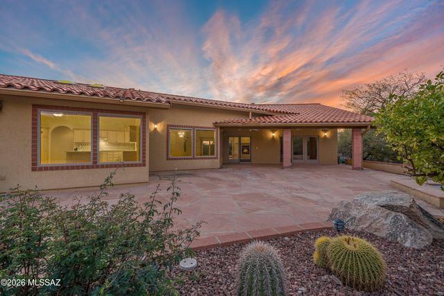6310 N Cadena De Montanas, Tucson, AZ 85718