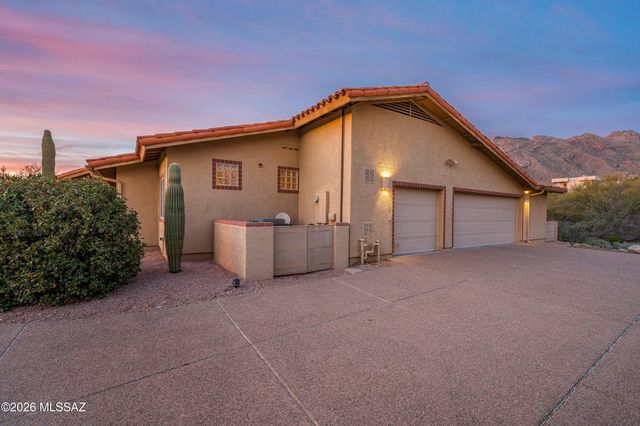 6310 N Cadena De Montanas, Tucson, AZ 85718