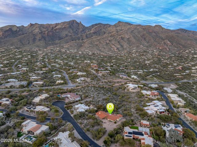6310 N Cadena De Montanas, Tucson, AZ 85718