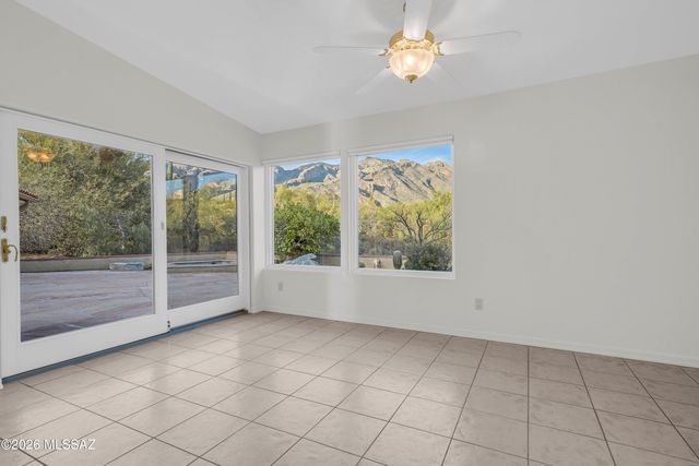 6310 N Cadena De Montanas, Tucson, AZ 85718
