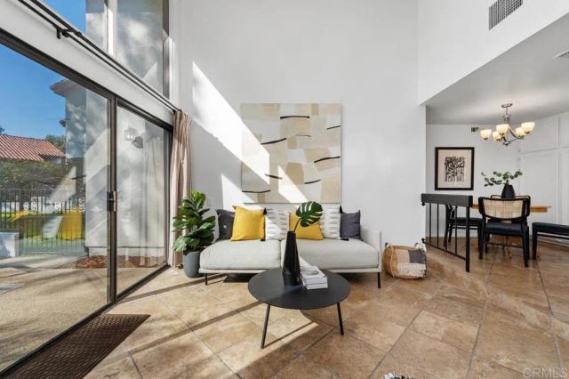 723 Camino Santa Barbara, Solana Beach, CA 92075