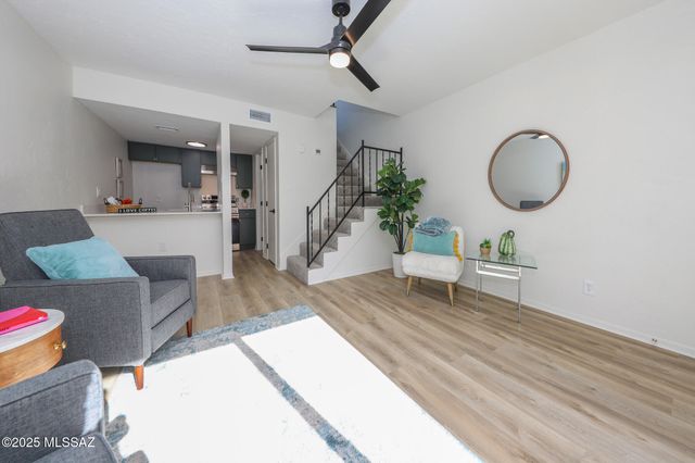 1600 N Wilmot Rd Unit 322, Tucson, AZ 85712