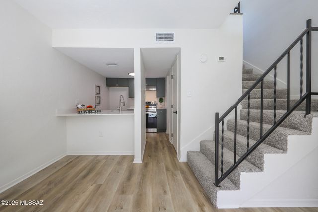 1600 N Wilmot Rd Unit 322, Tucson, AZ 85712