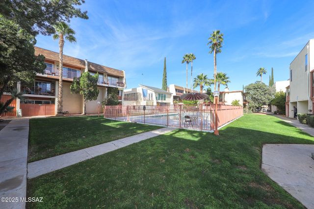 1600 N Wilmot Rd Unit 322, Tucson, AZ 85712