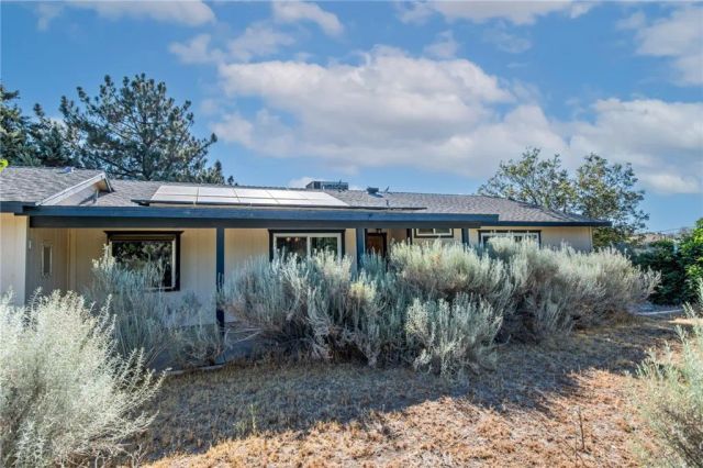 8623 Gobi Road, Phelan, CA 92371