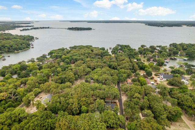 185 Barcelona Street, Payne Springs, TX 75156