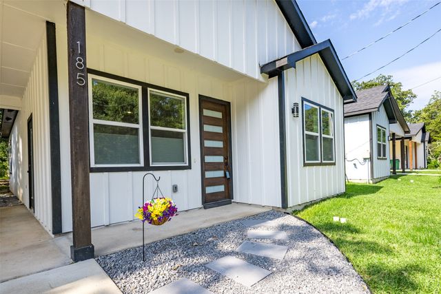 185 Barcelona Street, Payne Springs, TX 75156