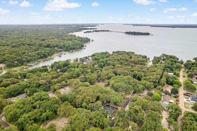 185 Barcelona Street, Payne Springs, TX 75156