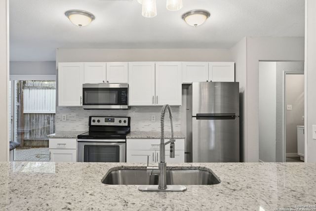 6432 Forest Village, San Antonio, TX 78250