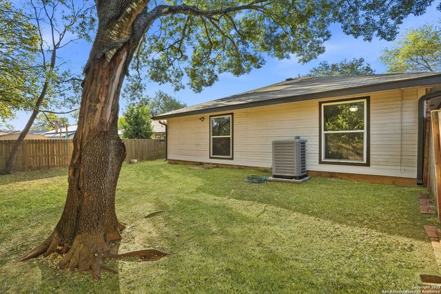 6432 Forest Village, San Antonio, TX 78250