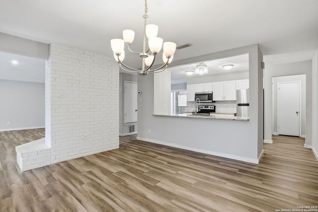 6432 Forest Village, San Antonio, TX 78250