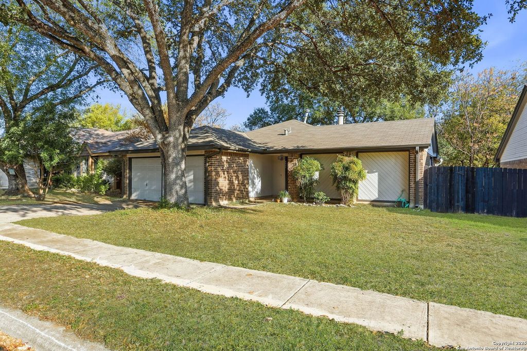 6432 Forest Village, San Antonio, TX 78250