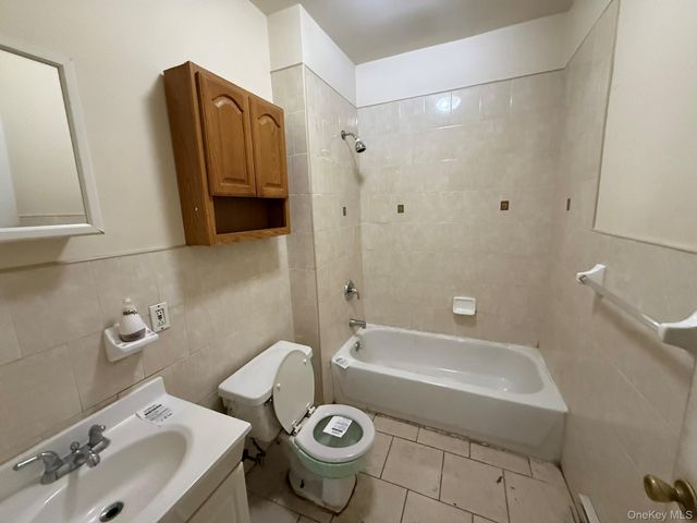 740 E 218th Street, Bronx, NY 10467