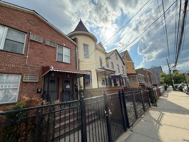 740 E 218th Street, Bronx, NY 10467