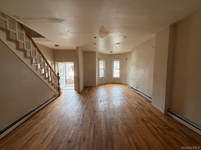 740 E 218th Street, Bronx, NY 10467