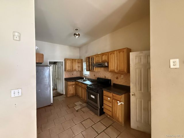 740 E 218th Street, Bronx, NY 10467