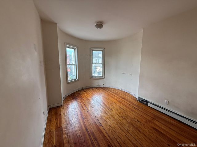 740 E 218th Street, Bronx, NY 10467