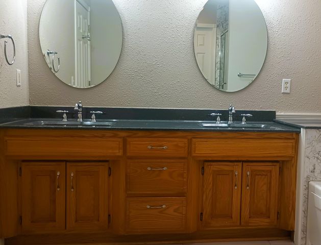 2301 W Camino Alto Street, Springfield, MO 65810