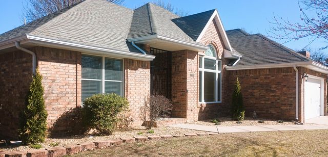 2301 W Camino Alto Street, Springfield, MO 65810