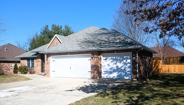 2301 W Camino Alto Street, Springfield, MO 65810