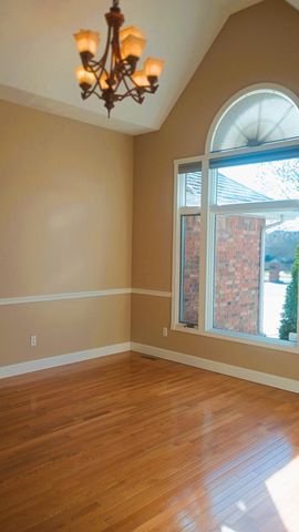 2301 W Camino Alto Street, Springfield, MO 65810