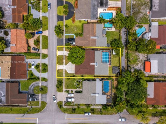 1911 N 53rd Ave, Hollywood, FL 33021