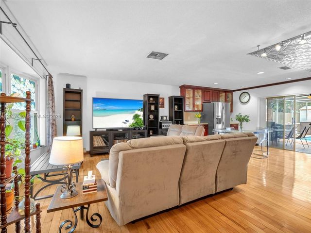 1911 N 53rd Ave, Hollywood, FL 33021