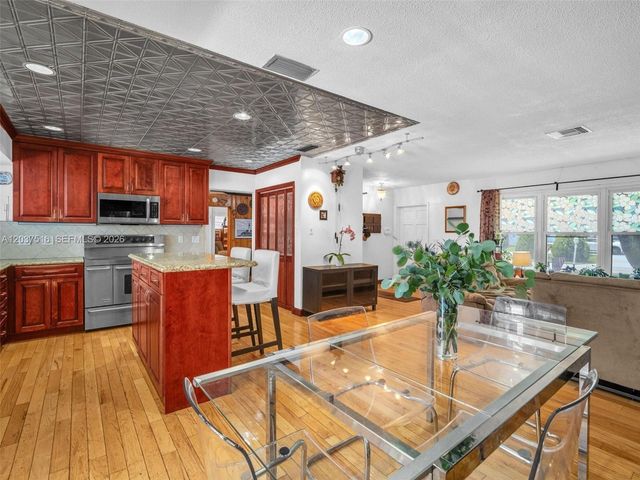 1911 N 53rd Ave, Hollywood, FL 33021
