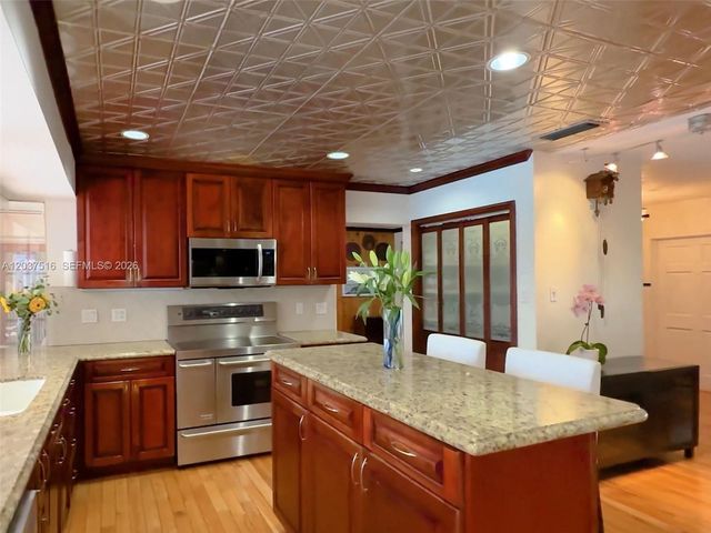 1911 N 53rd Ave, Hollywood, FL 33021