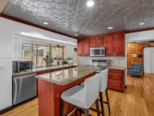 1911 N 53rd Ave, Hollywood, FL 33021