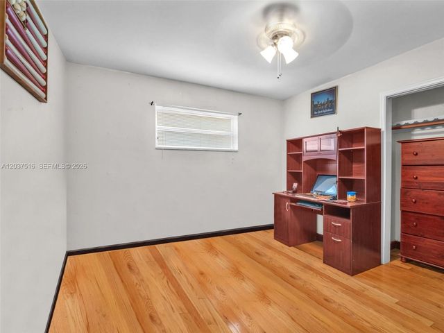 1911 N 53rd Ave, Hollywood, FL 33021