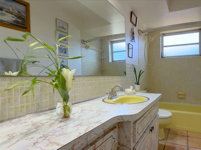 1911 N 53rd Ave, Hollywood, FL 33021