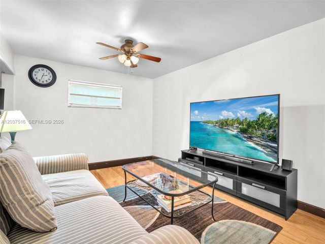 1911 N 53rd Ave, Hollywood, FL 33021