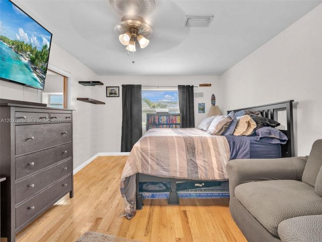 1911 N 53rd Ave, Hollywood, FL 33021